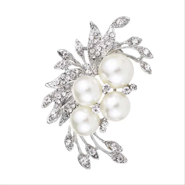 

Medium Sized Ivory Pearl Fashion Wedding Classical Wholesale Pearl Rhinestone Brooch