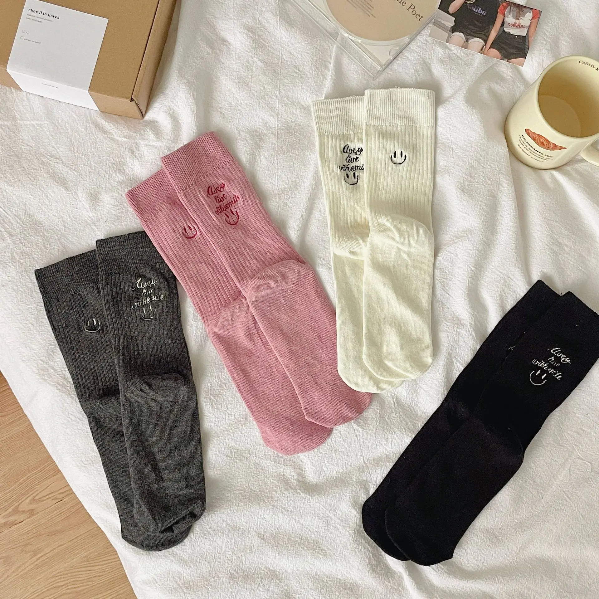 

Jingwen OEM Calcetines Felices Women Funny Gift Wholesale Happy Socks