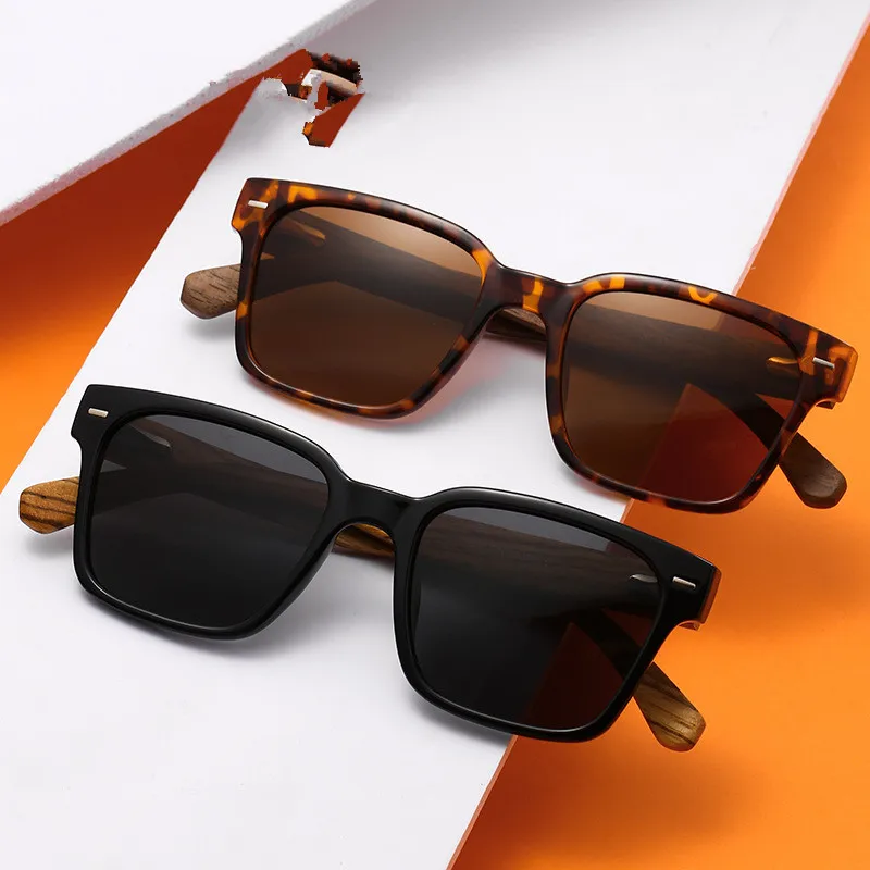 

2022 High quality rectangle driving sunglasses men squared wooden temple polarized sunglasses, Picture shown