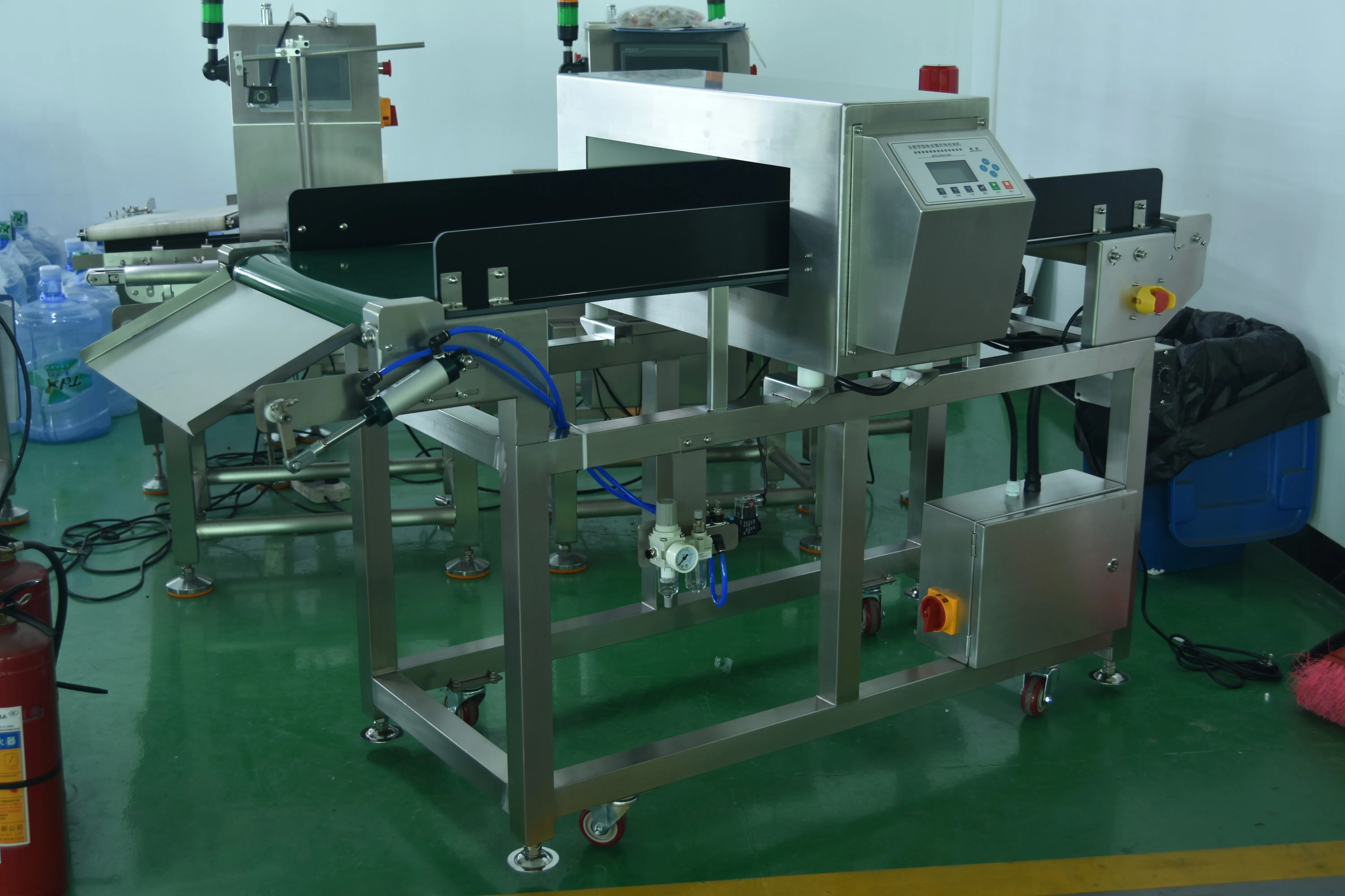 818 metal detectors running in parallel production line at manufacturer factory