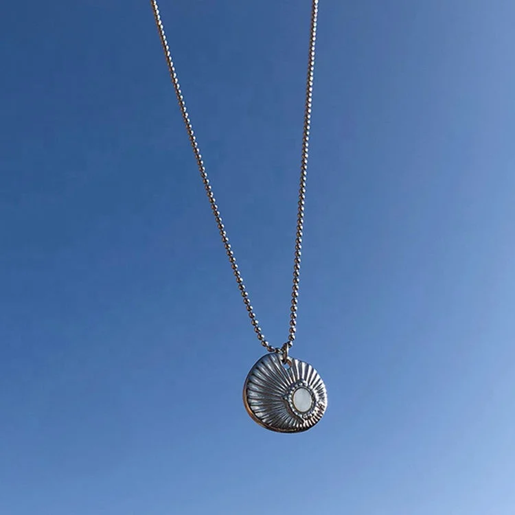 

Fashion Design 18K PVD Gold Plated Jewelry Women Stainless Steel Shell Necklace with White Stone, Gold color