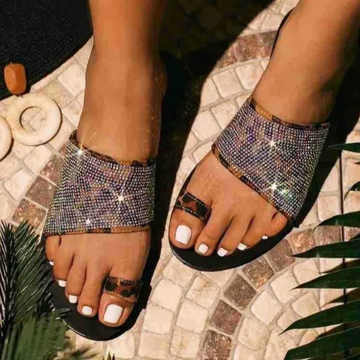 

2021 New Arrival Casual Crystal Shoes Beach Rhinestone Lady Slippers Flat Bling Women Sandals