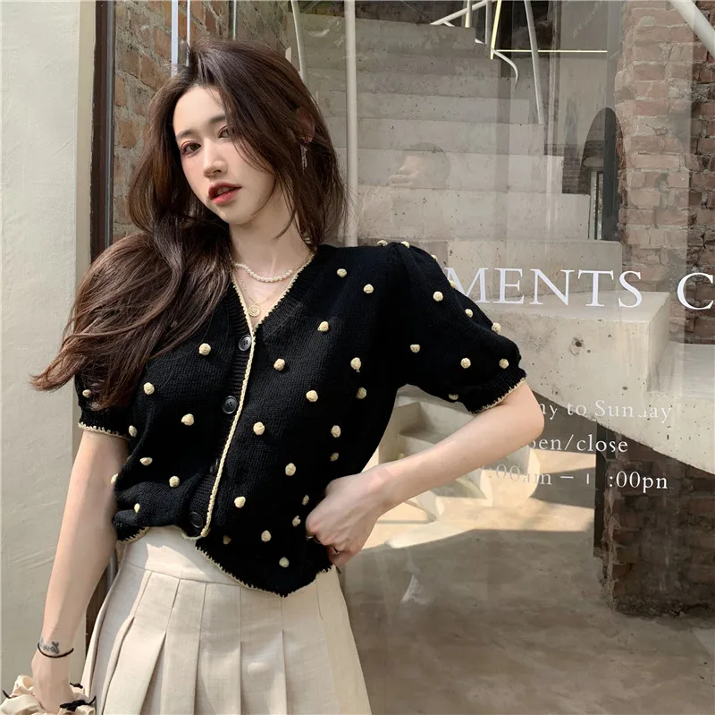 

Knit sweater thin women summer gentle wind V-neck short-sleeved 2021 new three-dimensional embroidered short slim cardigan top