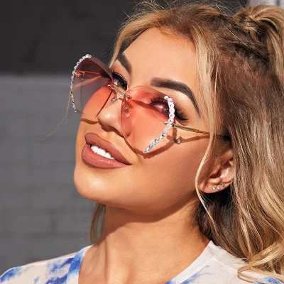 

7741 Newest Trimmed Shield Gradient Oversized Sunglasses Rimless Diamond Sunglasses Women, As shown