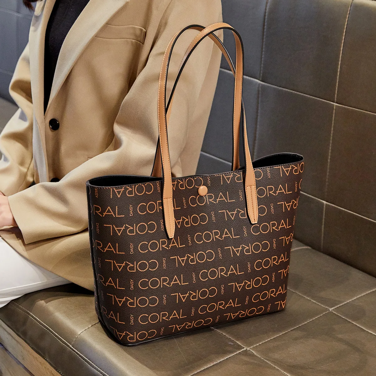 

2022 Designer vegan leather tote bag private label tote luxury fashion women hand bag with logo brand wholesale