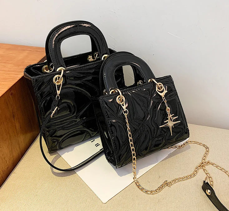 

Quilted Patent Leather Cross Thread Handbag Women Designer Messenger Elegant Lady Crossbody Bag Chains Hand Tote Shoulder Bags, Black