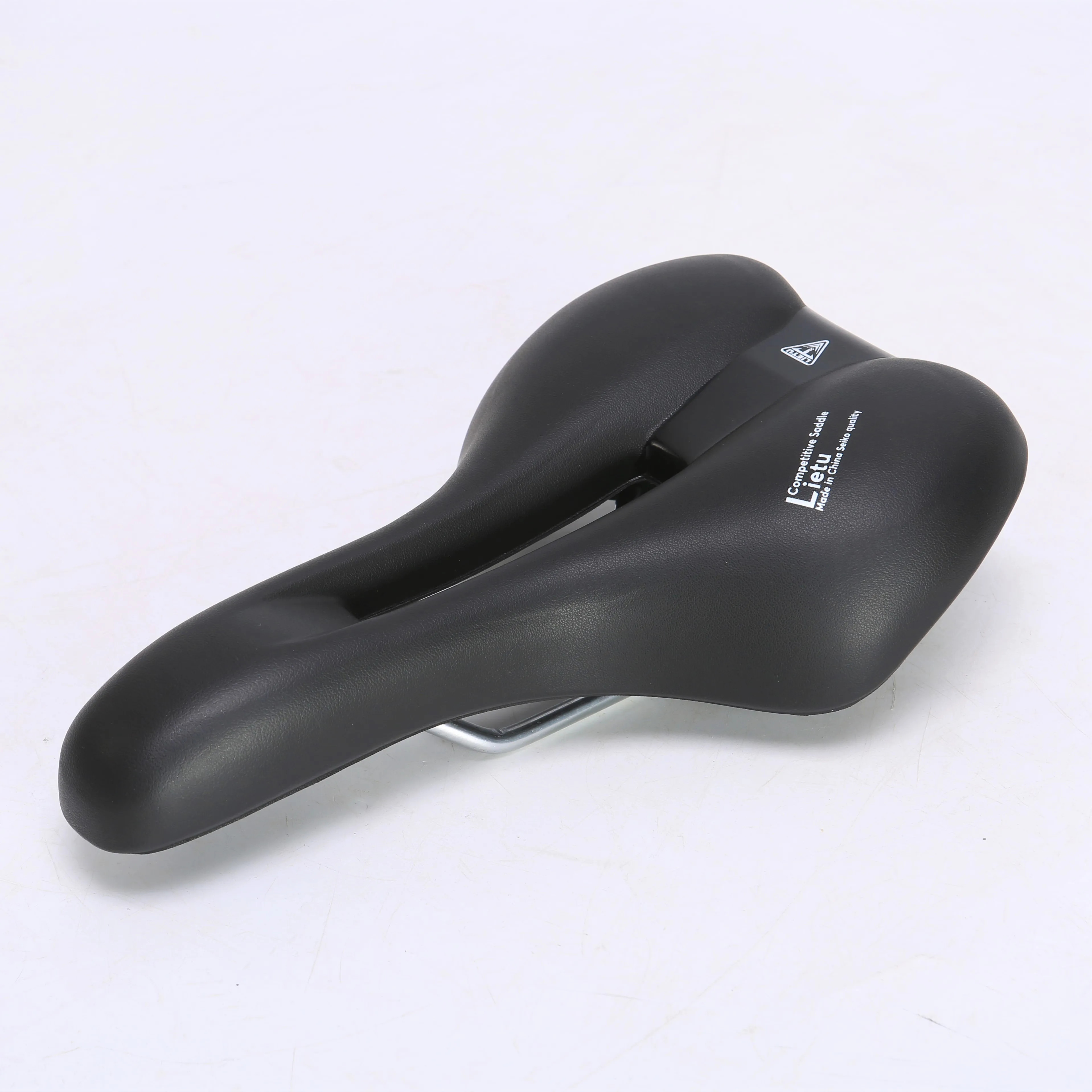 

Mountain seat cushion bicycle saddle silicone seat cushion road hollow breathable shock absorbing cycling supplies, Black white