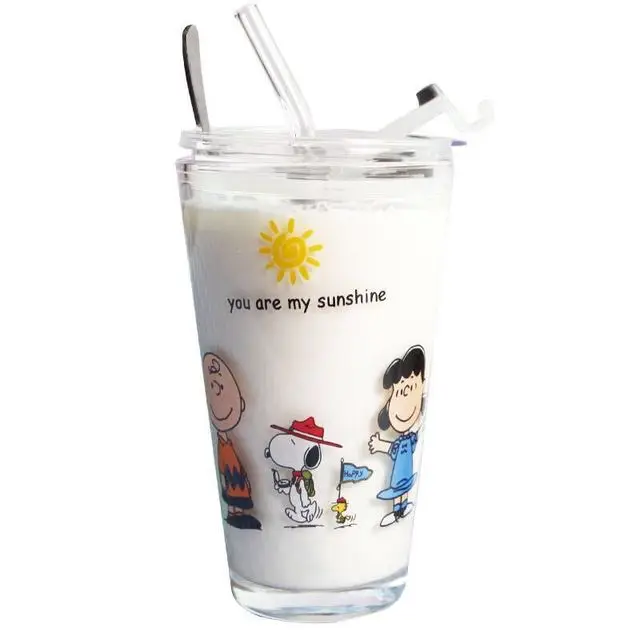 

Popular 450ml snoopy straw kids cup with graduated milk cup children measuring juice cup with lid