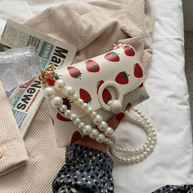 

Latest Fashion Pearl Chain Strap Strawberry Printed PU Cute Crossbody Messenger Bags for Ladies, Stock colors