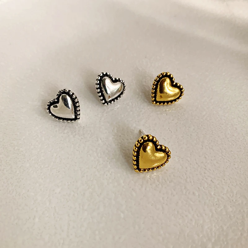 

Vintage Exquisite Small Heart-Shaped Earring Distressed Design Metal Simple Love Stud Earring Women Lovely Daily Jewelry