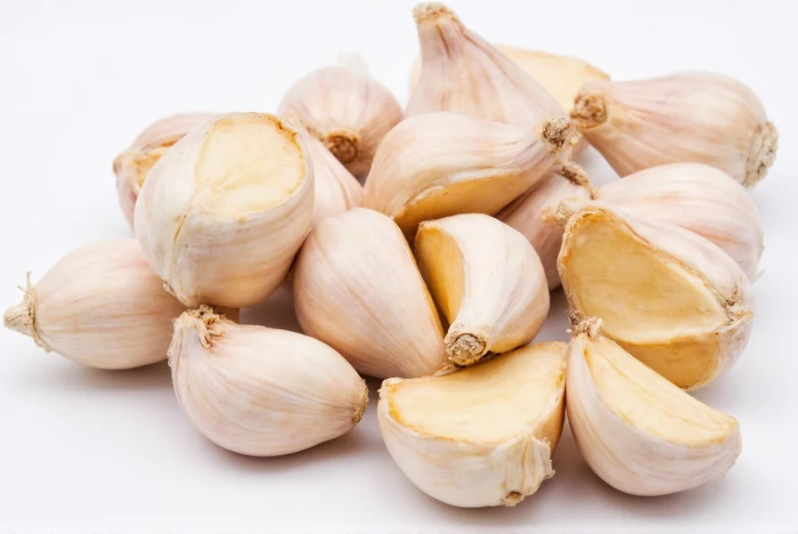 Illustration showing proper preparation method for garlic cloves to maximize health benefits