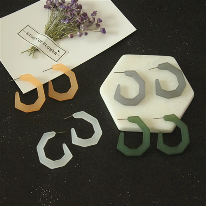 

New Design Stylish Translucent Resin Open Edge Hoop Earrings Fashion Jelly Chunky Acrylic Geometric C Shaped Earrings, As picture show