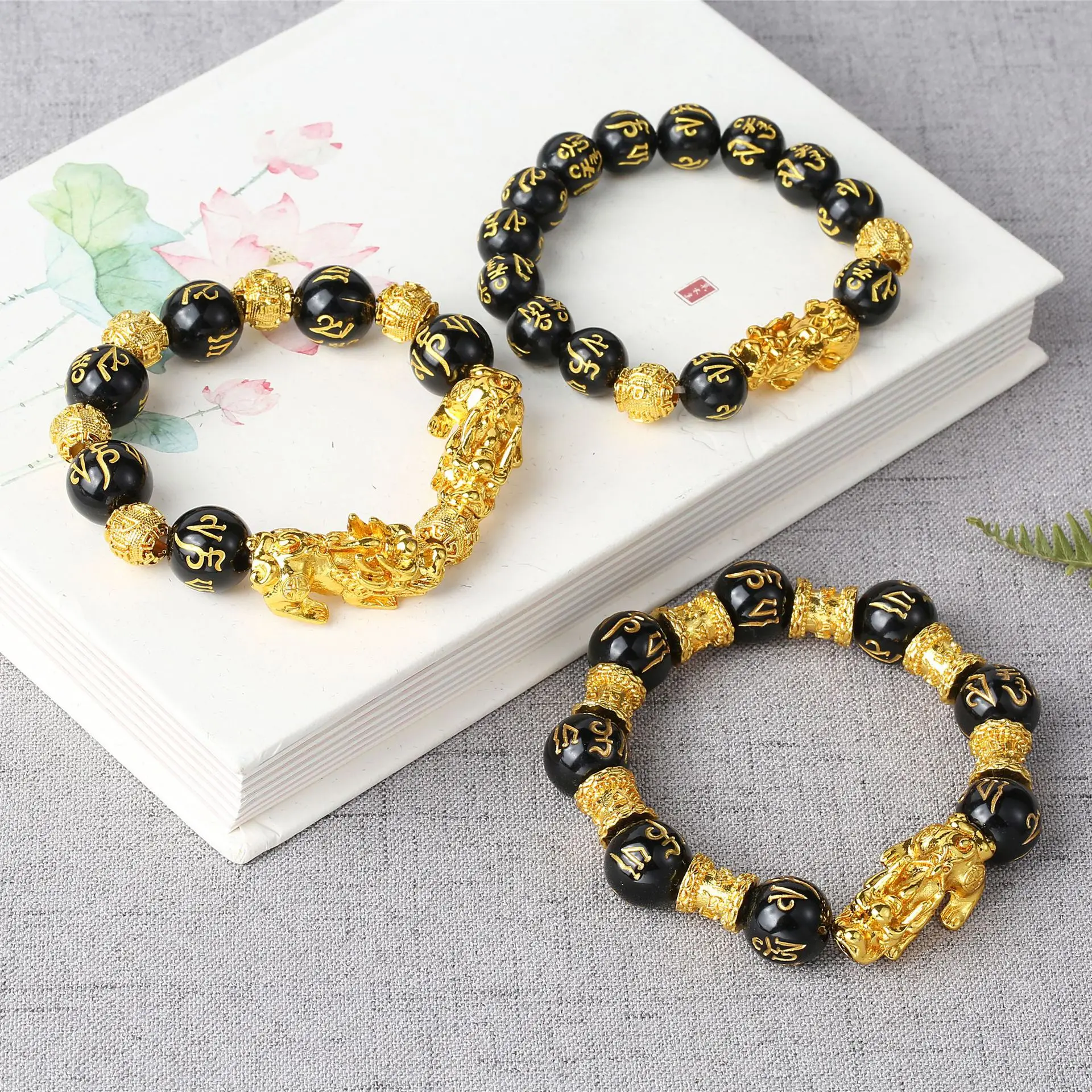 

Xunbei Resin obsidian stone beads jewelry wealth and good luck jewelry bracelets, Black