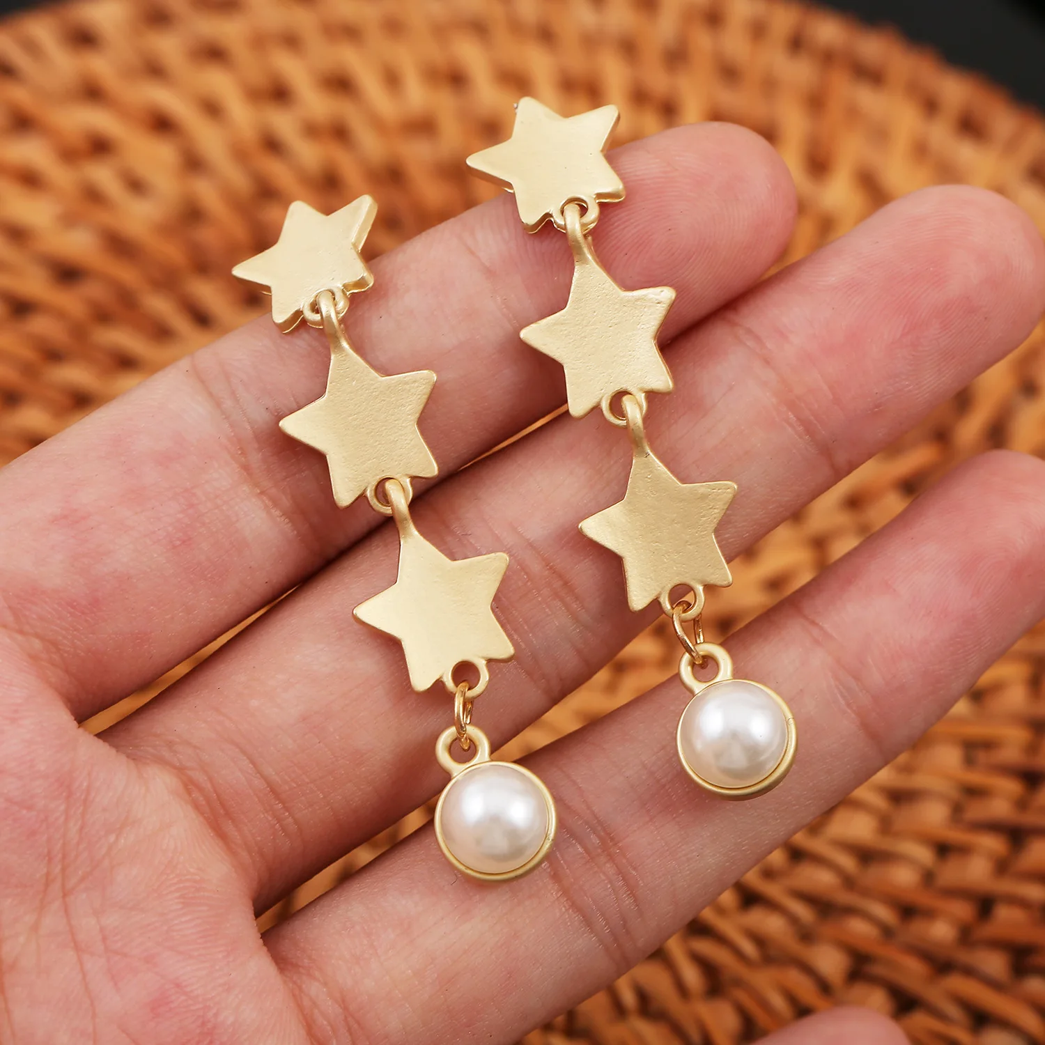 

Hot Selling Chain Pearl Earring Channel Pearl Earrings Baroque Pearls Stud Earring