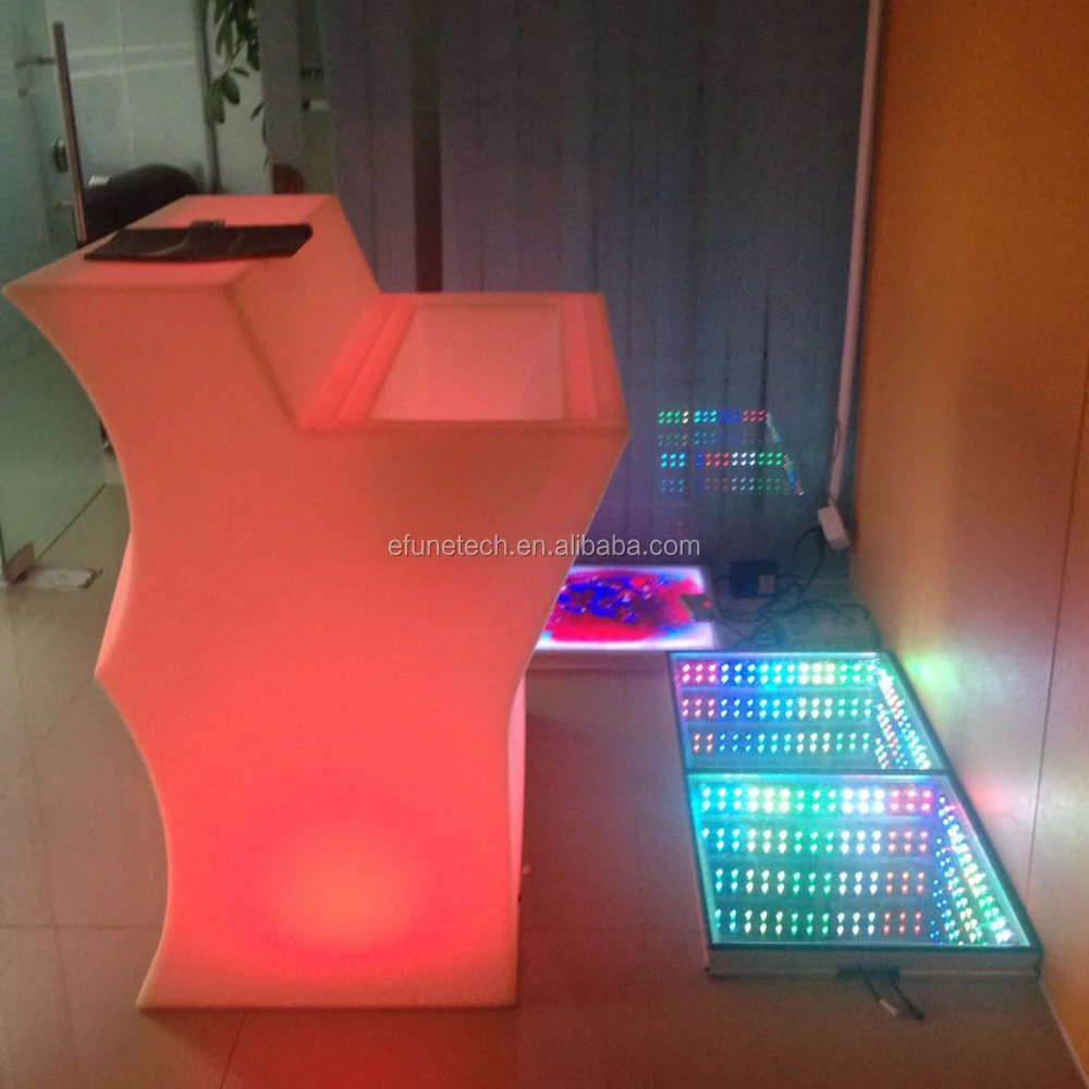 cocktail bar counter