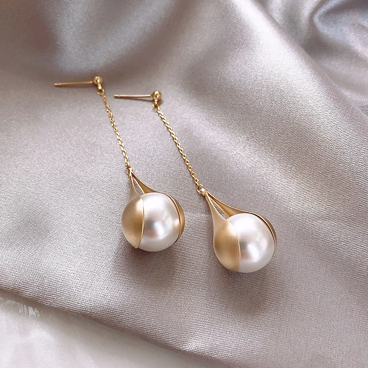 

JINGLIANG 2020 New Arrival Metal Trendy Water Drop Earrings French Elegant Long Tassel Pearl Dangle Earrings Female Jewelry, Gold