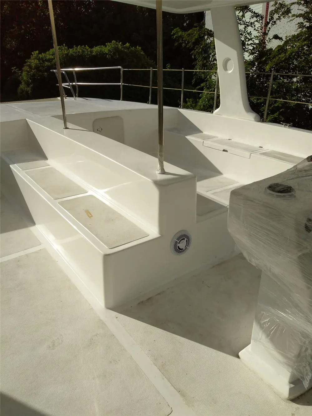 
Made in china passenger catamaran in France style or customized cabin 