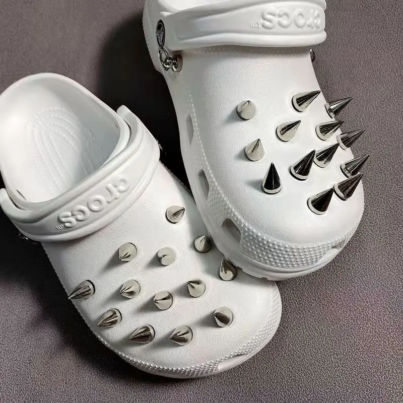 

wholesale Fashion spike punk designer crocs charm shoe decorate charm accessories