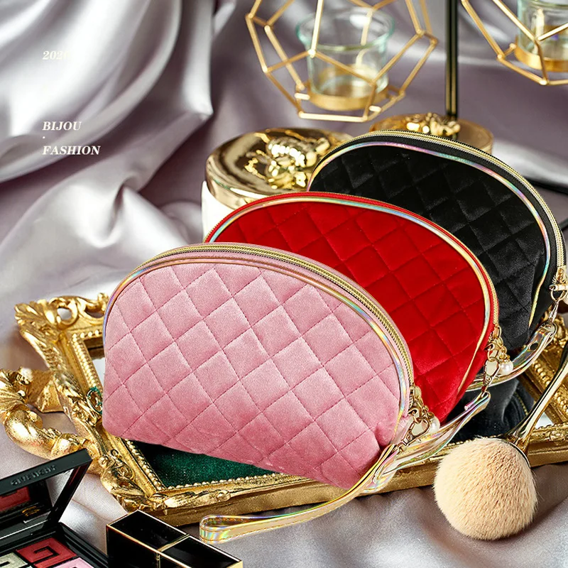 

Half Moon Shell Shaped Stitched Pink Black Blue Red Pleuche Velvet Fabric Quilted Wash Bag Cosmetic Pouch Makeup Organizer Bags, Picture