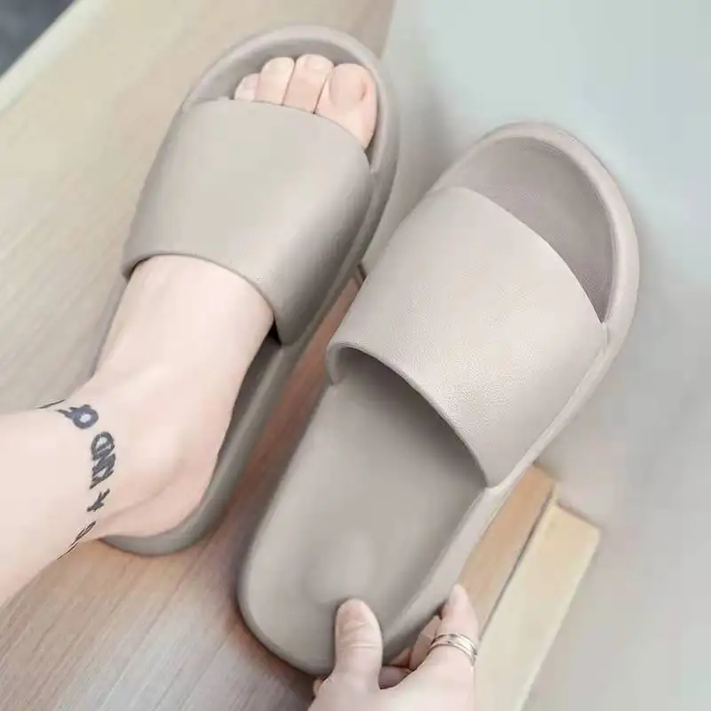 

2021 Fashionable Home Very Soft Men's Slippers