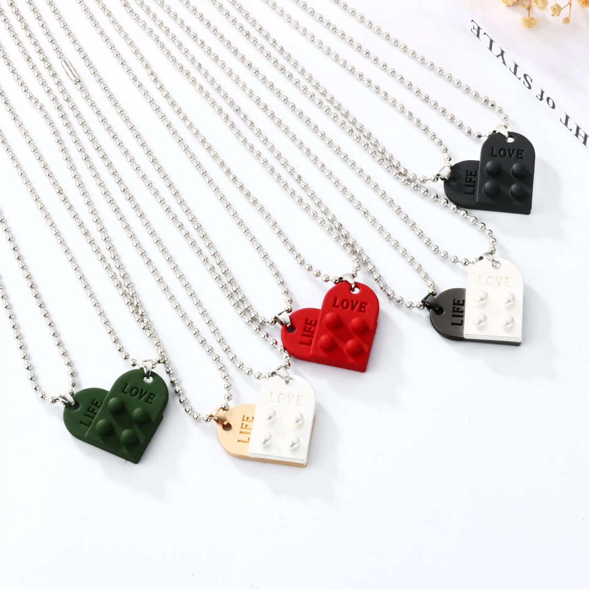 

JOJO Fashion 2pcs/set Building Block Elements Stitching Couple Lover Heart Brick Alloy Pendant Necklace For Lovers Women Men