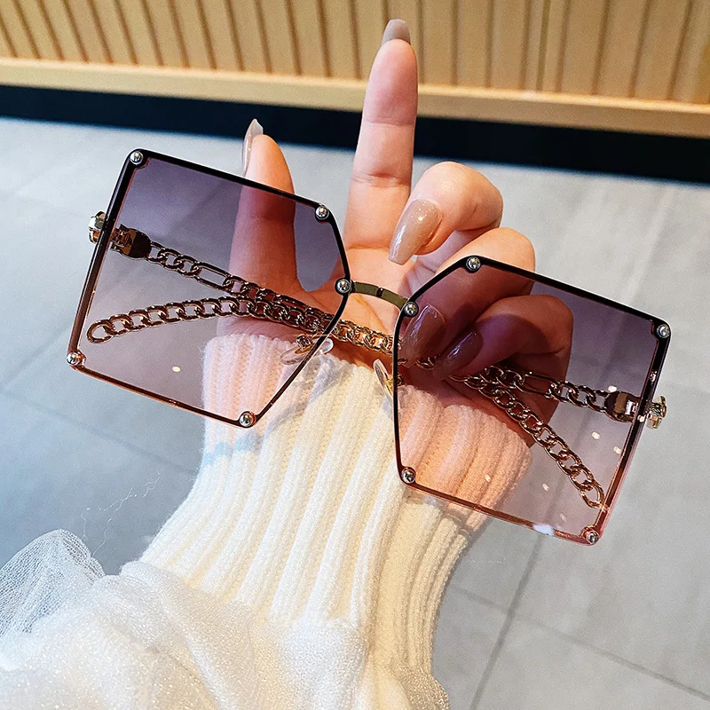 

Fashion Oversize Gradient Sunglasses For Women Vintage Metal Chain Frame Rivet Square Sun Glasses Female Elegant Shades 2021