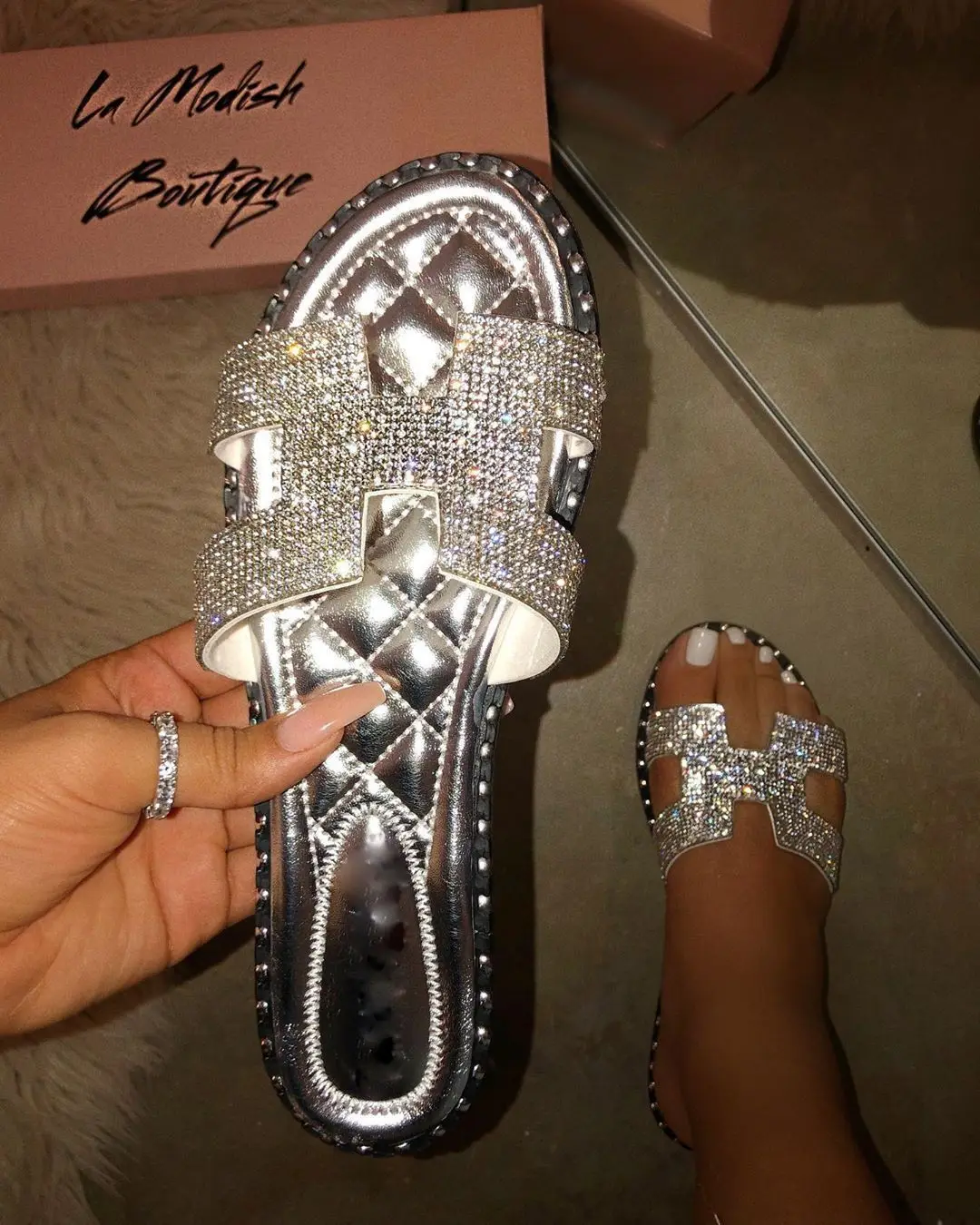 

2021 Women Flat Bottom Crystal Bling Jelly Femme Studded Sandale Diamond Slide feminino Zapatos Mujer, Black silver gold or customized