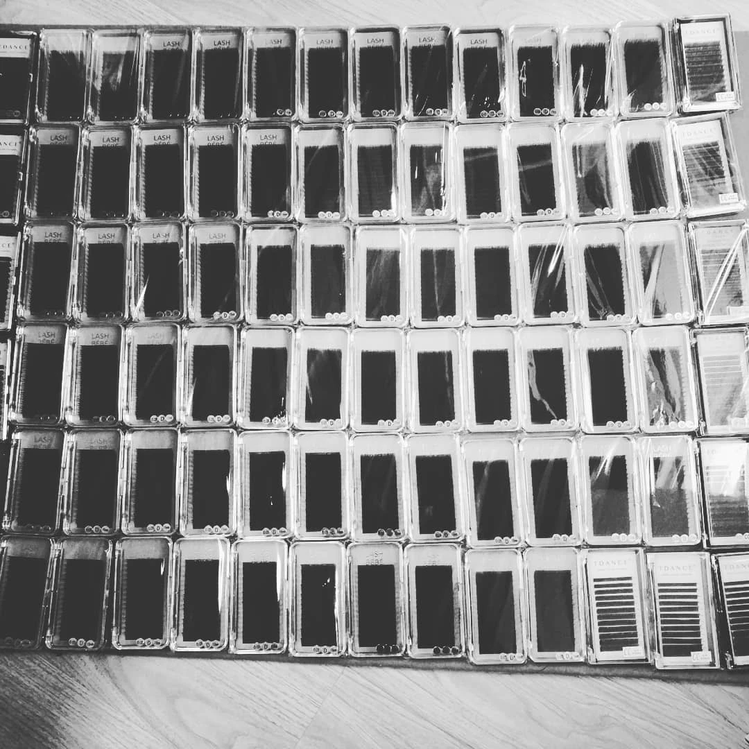 

Wholesale eyelash extension mink lash lash tray private label lash extensions, Natural black