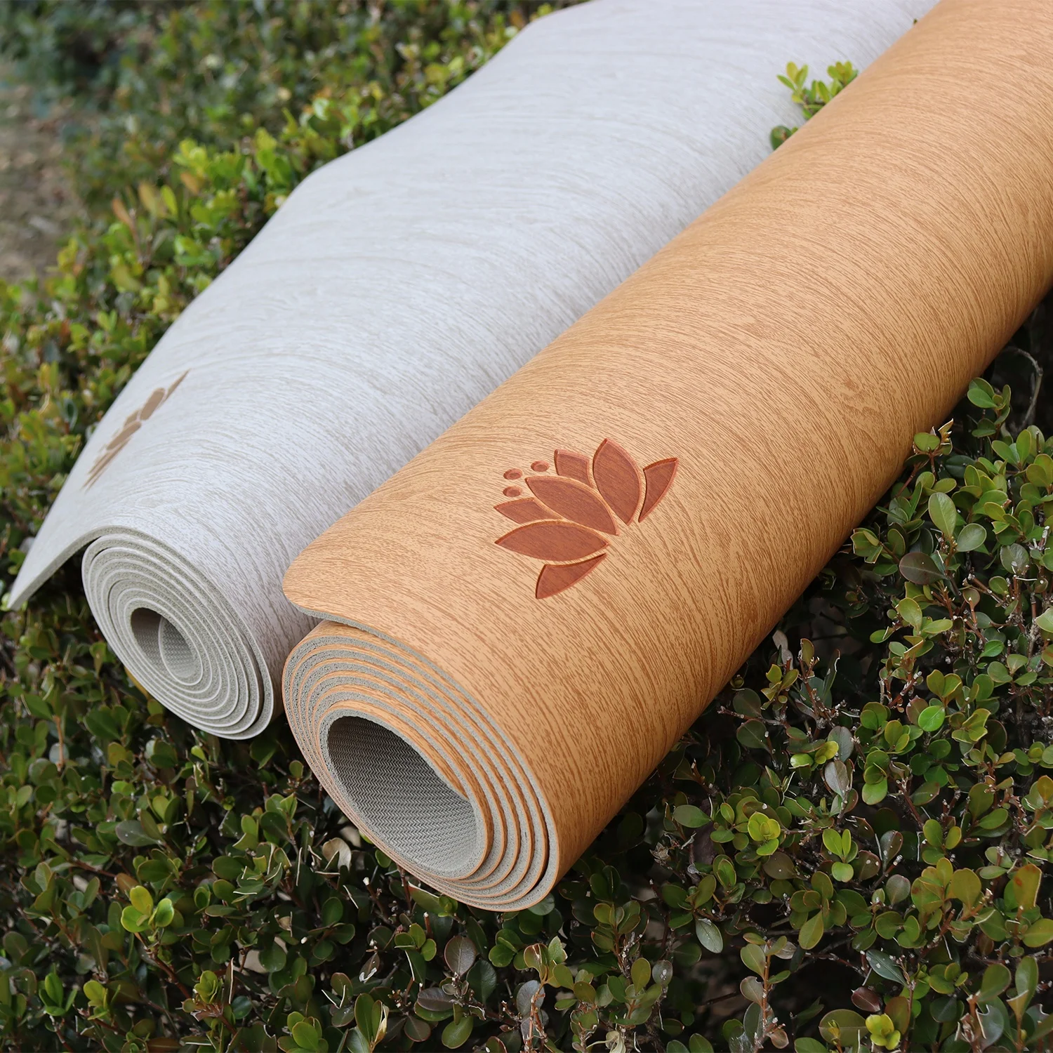 

Foldable Custom Embossing Logo Durable Anti Wrinkled 4mm Natural Rubber PU Yoga Mat With Logo, Camouflage color,cork color,wood color