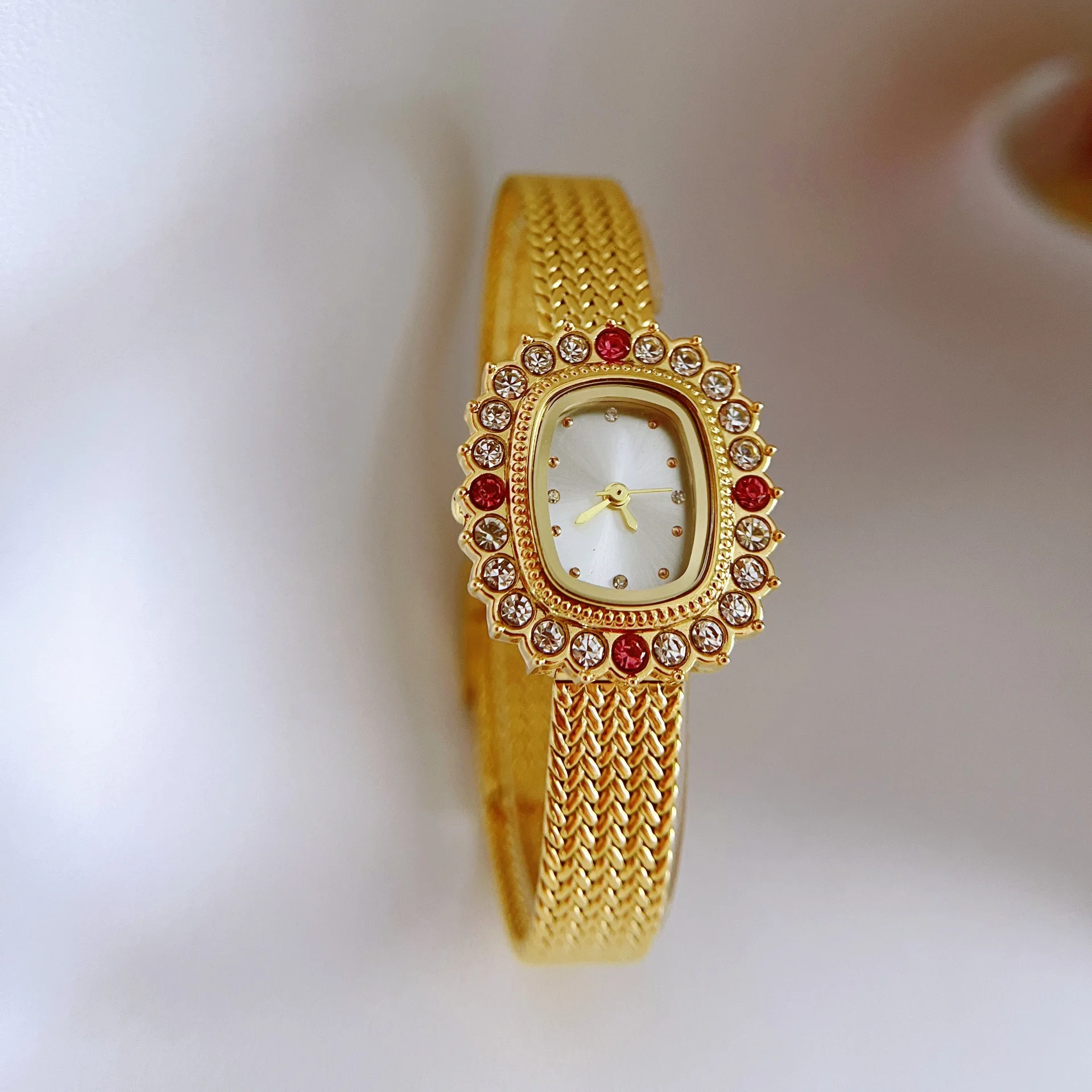 Aimgal Vintage Women's Quartz Gold Watch 5A Zircon-Colored Dial Luxury Fashionable Wheat Ear Bracelet 3ATM Waterproof