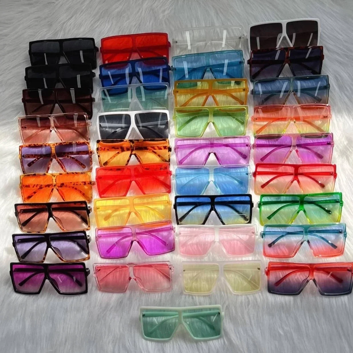 

16009 Wholesale Latest Fashion Vintage Plastic Big Frame Square Sunglasses For Women, As shown