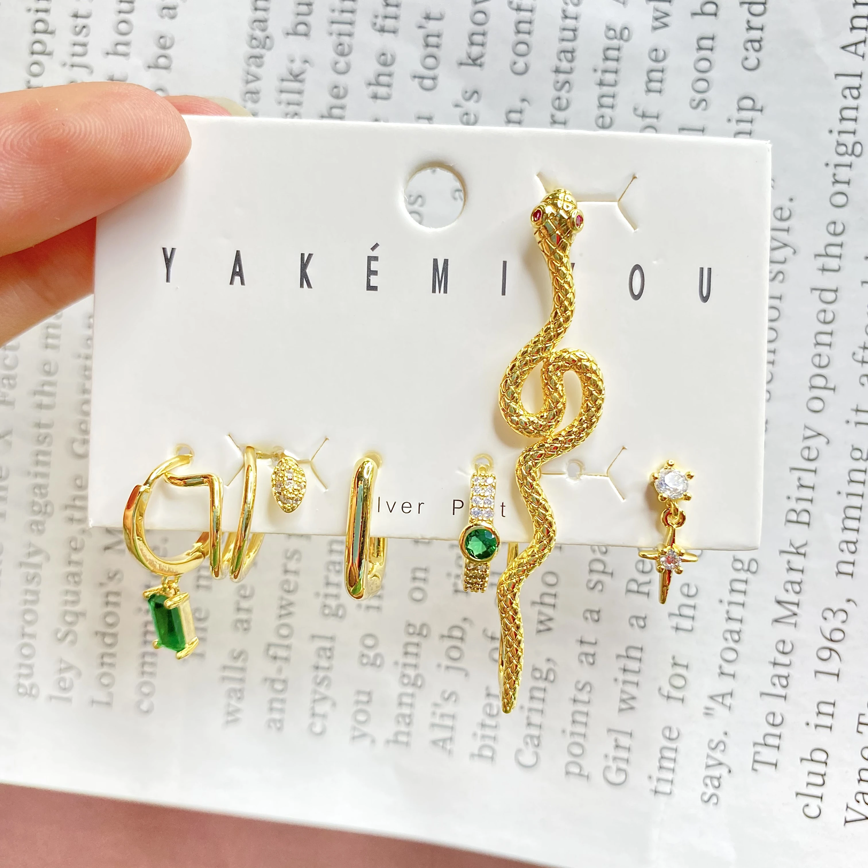 

Fashion Personalized Creative Zircon Animal Snake Shape and diamond Earrings for women with combination sale Yakemiyou