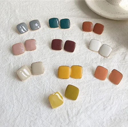 

New Cute High-Quality Retro Color Enamel Square Earrings, Beautiful and Simple Geometric Earrings for Women Wear