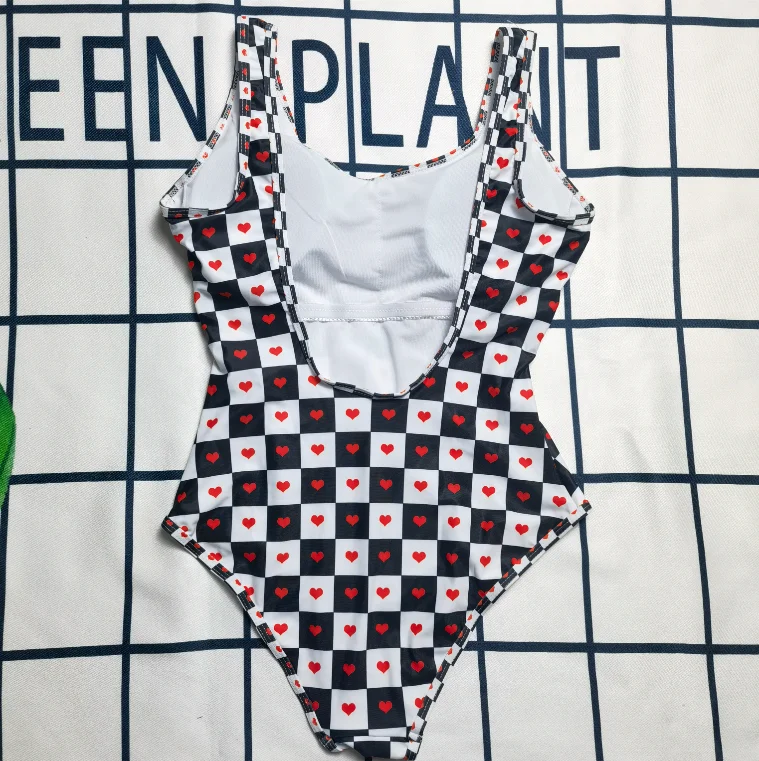 

2021 Wholesale Matching Couple Swimwear Man Designer Swim Trunks Wear Luxury Letter Surf Board Shorts, Picture showed