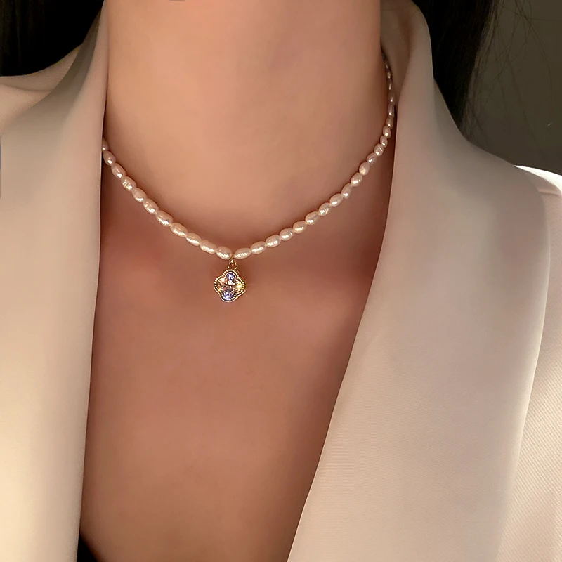 

fashion trendy bead pendant white pearl necklace