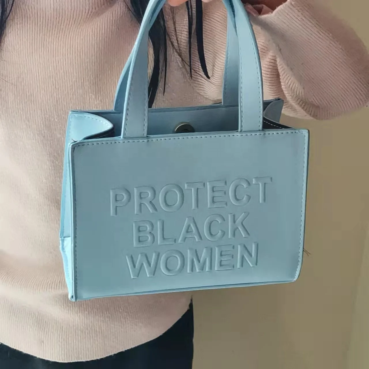 

2022 Fashion Guangzhou Factory Customized Protect Black Women Embossed Words New Lady Women Mini Handbag Shoulder Crossbody Bag