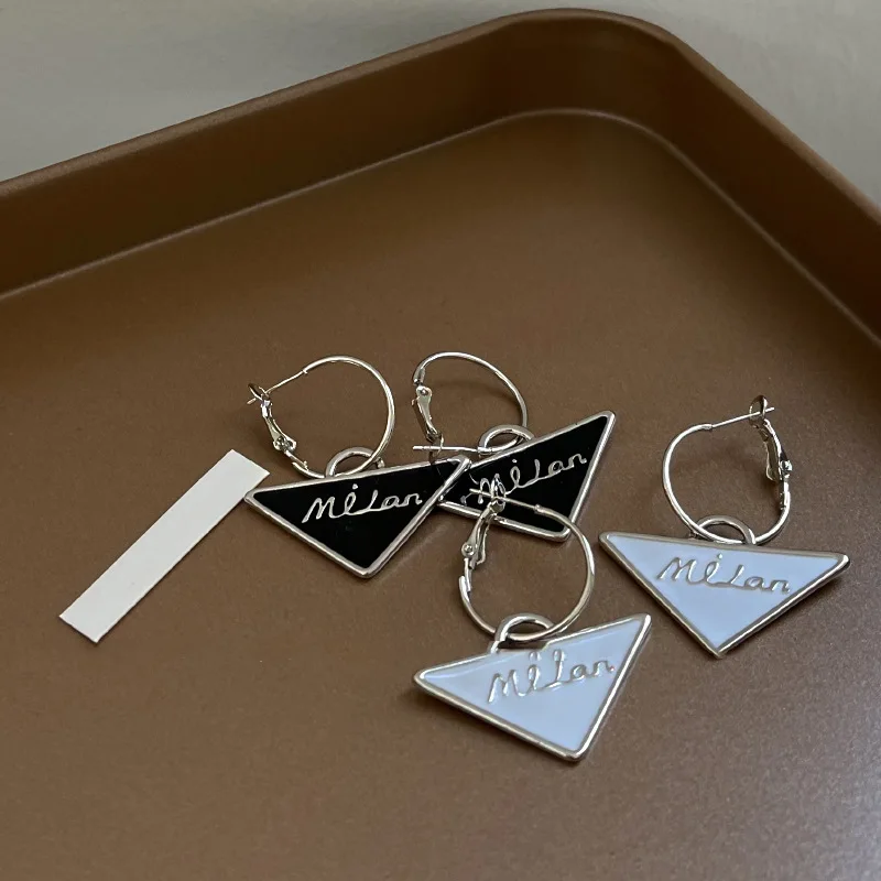 Korean Triangle Oil Drop Lette