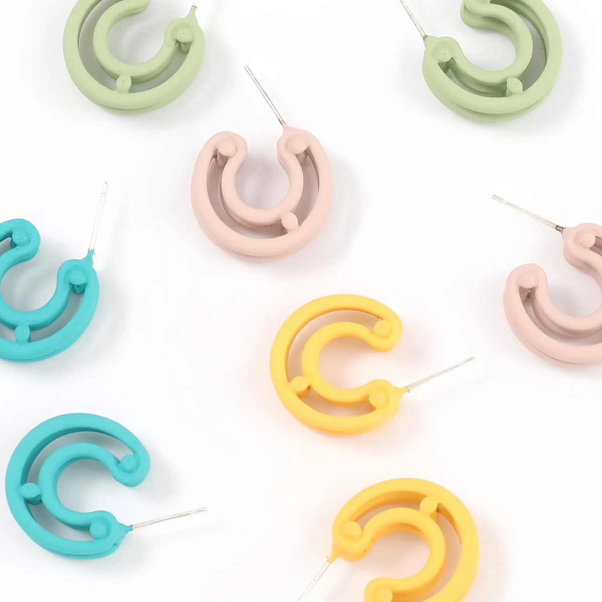 

Shangjie OEM aretes para mujeres C shape cute alloy earrings colorful girl earrings hip hop fashion stud earrings, Gold