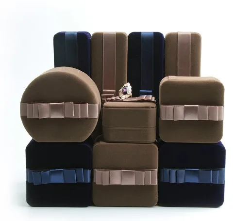 

Luxury high quality semi- circle velvet ring box pendant box bracelet box, Custom