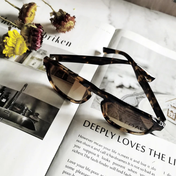 

Fashion Classic Square Acetate Unisex Polarized Sunglasses