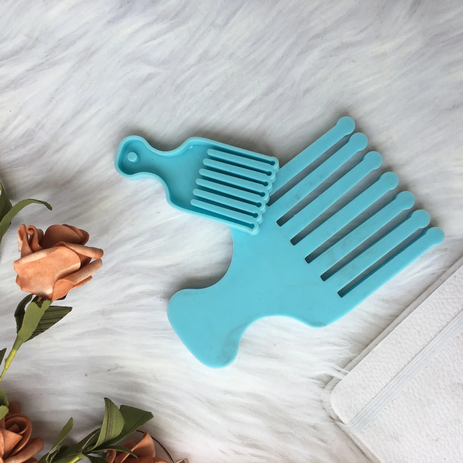 

W086 Hot Selling Creative African Comb Crystal Epoxy Silicone Mold, Blue