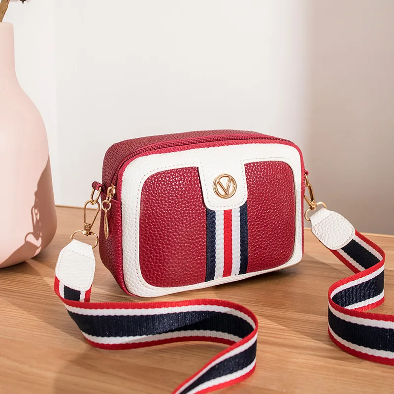 

2021 new design sense red and white fashion trend designer lady shoulder bag