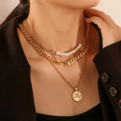 

3pcs Set Jewelry Multilayer Link Chain Circle Horse Coin Pendant Necklace Layered Golden Chunky Chain Pearl Portrait Necklace