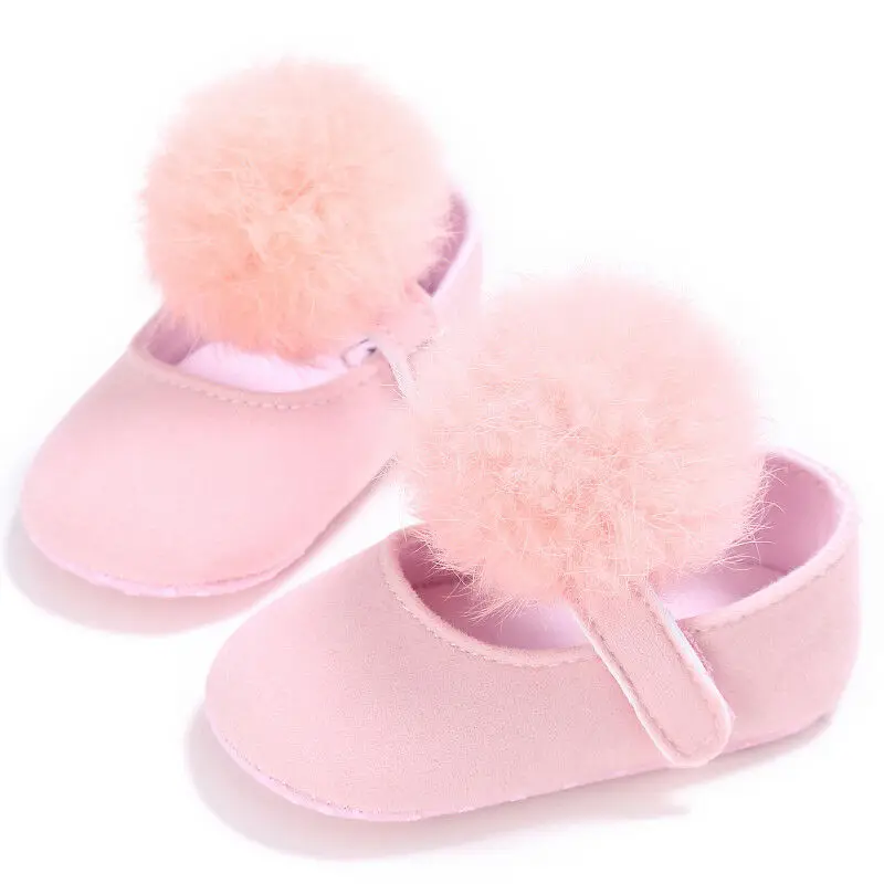 

0-18M Toddler Baby Girl Soft Plush Princess Shoes cute pom shoes Infant Prewalker New Born Baby Shoes for girls D15