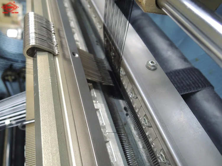 COMPOUND NEEDLE ELASTIC LOOP CROCHET MACHINE 05.JPG