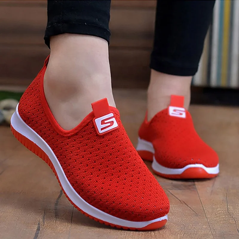

2021 Women Vulcanized Female Sneakers Mesh Shoes Walking Shallow Solid Non Slip Casual Running Sports Footwear, Red,black