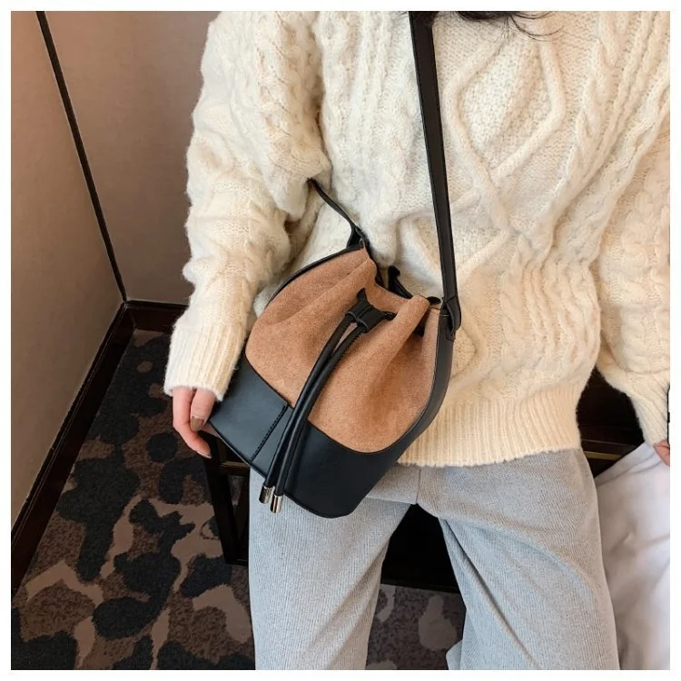 

2021 Famous Women Shoulder Cross body Bag Women Messenger Bags Trendy ladies handbags