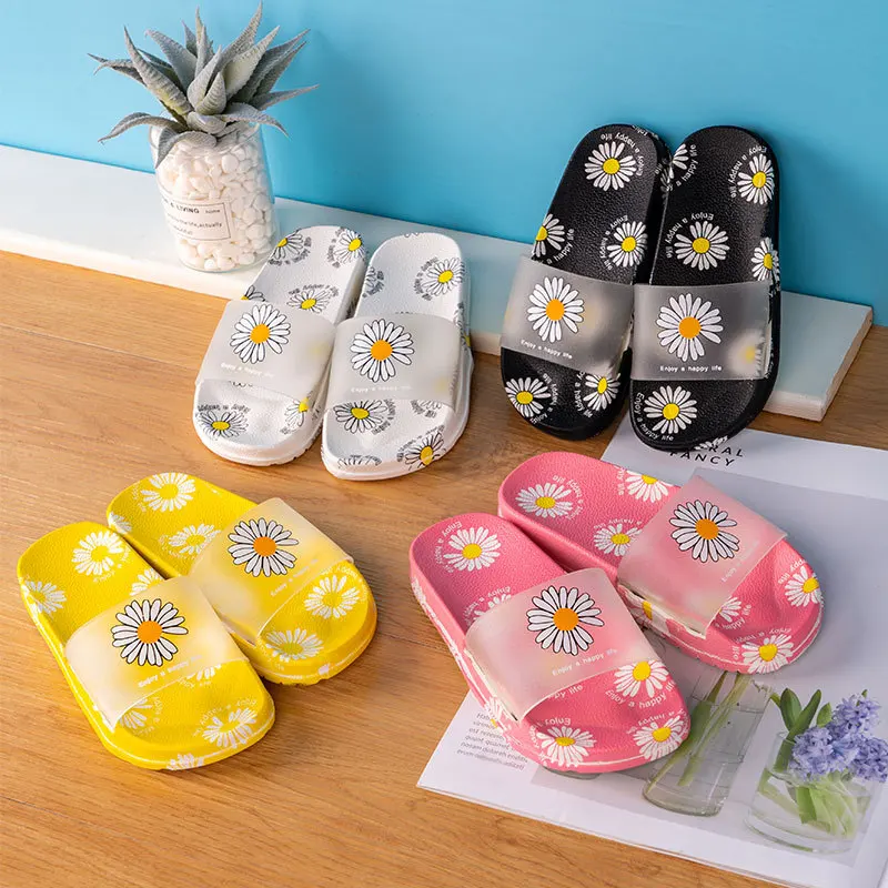 

Summer Flower Daisy Slippers Female Cute Bedroom Slippers Women Indoor Clear Slides