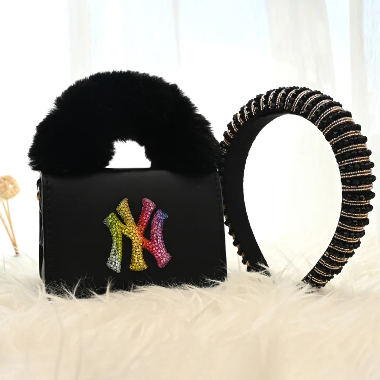 

2020 top handbag designers fur purse ny square purses and headband set, 11 colours