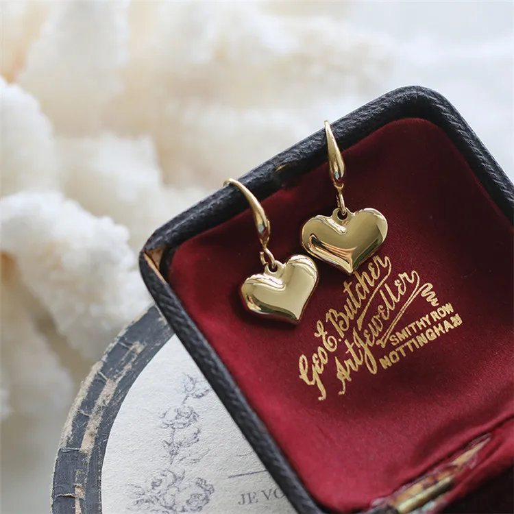 

Little Love Cute Simple Glossy Peach Heart Solid Earrings Titanium Steel Plated Earrings, Picture shows